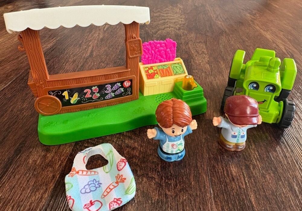 Fisher Price Little People Farmers Market Playset Green Tractor Figures EUC Toys